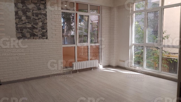 
  Продается 2-комн. квартира 57.2 м². Фото 1.