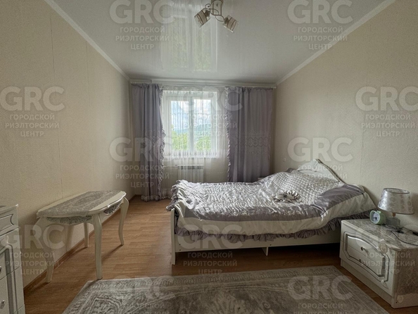 
  Продается 2-комн. квартира, 67 м², Вишневая ул, д. 17
. Фото 5.
