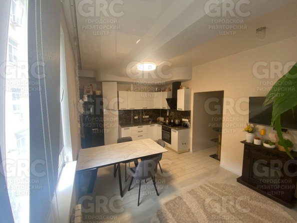 
  Продается 2-комн. квартира, 57 м², Виноградная ул, д. 123/8
. Фото 8.