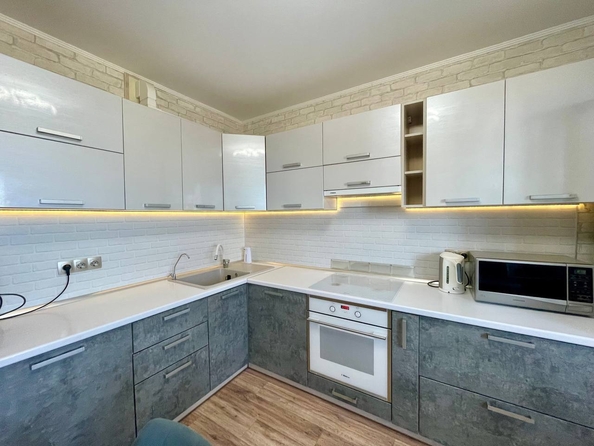 
  Продается 2-комн. квартира, 62 м², Ленина ул, д. 192
. Фото 4.