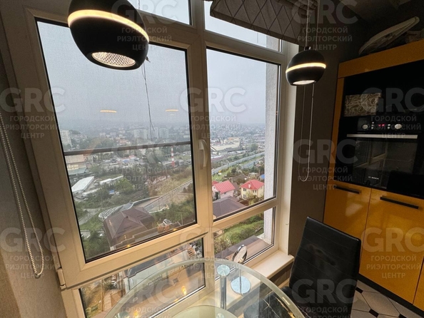 
  Продается 2-комн. квартира, 45 м², Виноградная ул
. Фото 2.