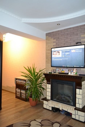 
  Продается 2-комн. квартира, 60 м², Лазурная ул, д. 18
. Фото 2.