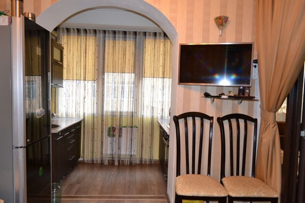 
  Продается 2-комн. квартира, 60 м², Лазурная ул, д. 18
. Фото 8.