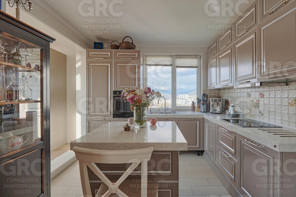
  Продается 4-комн. квартира, 155 м², Юных Ленинцев ул, д. 10
. Фото 7.