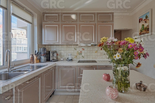 
  Продается 4-комн. квартира, 155 м², Юных Ленинцев ул, д. 10
. Фото 9.