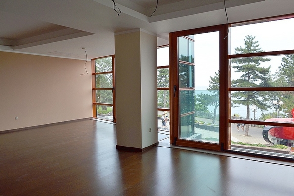 
  Продается 1-комн. квартира, 121 м², Революции пр-кт, д. 3
. Фото 8.