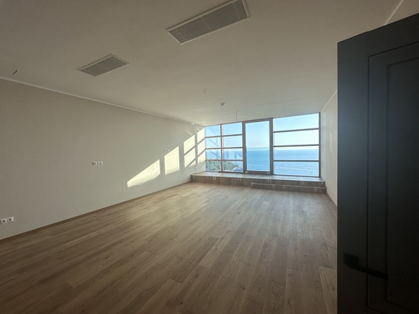 
  Продается 3-комн. квартира, 144 м², Революции пр-кт, д. 3
. Фото 2.