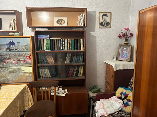 
  Продается 2-комн. квартира, 43 м², Горького ул, д. 56
. Фото 2.