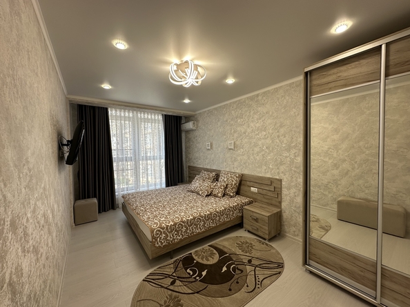 
  Продается 2-комн. квартира, 70 м², Таманская ул, д. 121к10
. Фото 18.