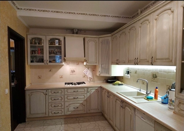 
  Продается 3-комнатный апартамент, 111 м², Лазурная ул, д. 24
. Фото 2.