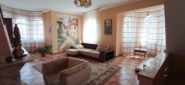 
  Продается 2-комн. квартира, 58 м², Николаевская ул, д. 10
. Фото 1.