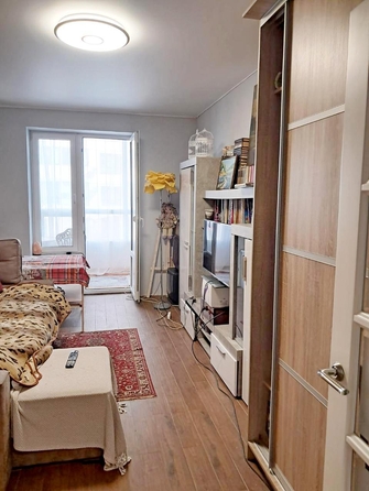 
  Продается 1-комн. квартира, 44 м², Леонида Лаврова ул
. Фото 2.