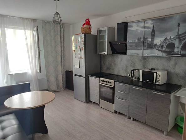 
  Продается 2-комн. квартира, 72 м², Ленина ул, д. 233
. Фото 1.