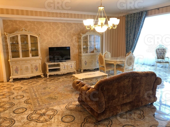 
  Продается 2-комн. квартира 150.5 м². Фото 2.