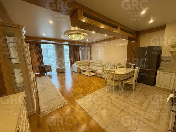
  Продается 3-комн. квартира, 139 м², Калужская ул, д. 40
. Фото 1.
