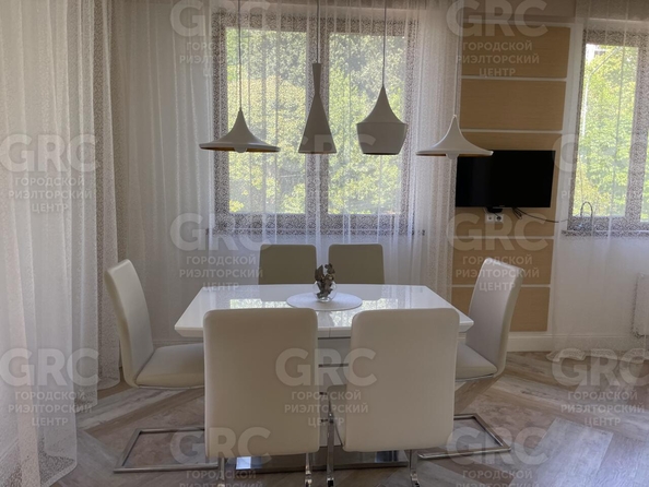 
  Продается 4-комн. квартира, 120 м², Кубанская ул, д. 3
. Фото 4.