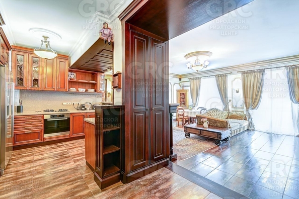 
  Продается 3-комн. квартира, 110 м², Пирогова ул, д. 40А
. Фото 3.
