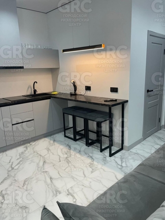 
  Продается 4-комн. квартира, 70 м², Виноградная ул, д. 2/3б
. Фото 1.