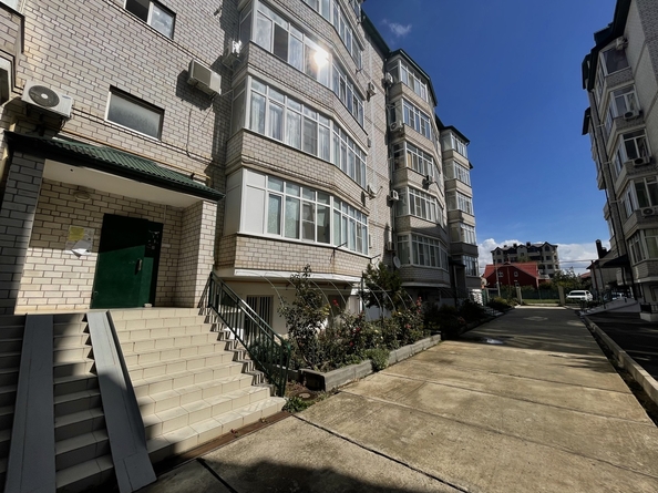 
  Продается 2-комн. квартира, 65 м², Таежная ул, д. 51
. Фото 1.