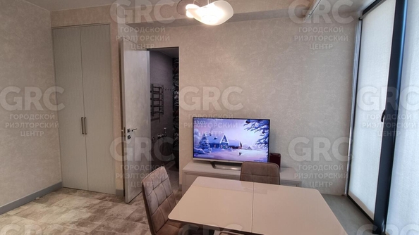 
  Продается 2-комн. квартира, 42 м², Конституции СССР ул, д. 18
. Фото 11.