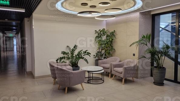 
  Продается 2-комн. квартира, 42 м², Конституции СССР ул, д. 18
. Фото 24.