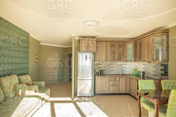 
  Продается 2-комн. квартира, 82 м², Виноградная ул, д. 4
. Фото 1.