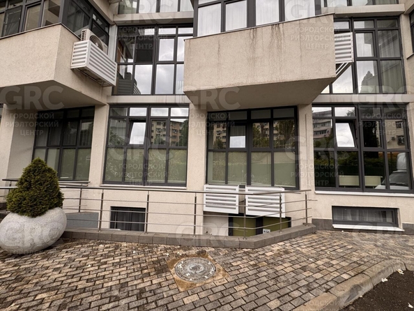 
  Продается 4-комн. квартира, 134 м², Дагомысский пер, д. 18
. Фото 2.