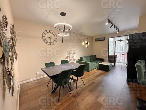 
  Продается 2-комн. квартира, 56 м², Туапсинская ул, д. 8
. Фото 3.