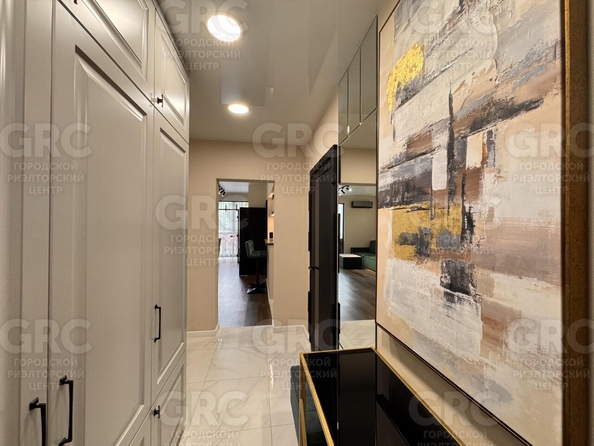 
  Продается 2-комн. квартира, 56 м², Туапсинская ул, д. 8
. Фото 15.