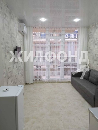 
   Продам 1-комнатную, 23.4 м², Лазурная долина ул, 191А

. Фото 2.