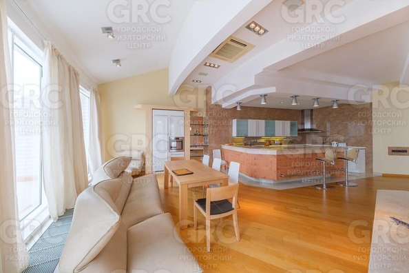 
  Продается студия 600 м². Фото 1.