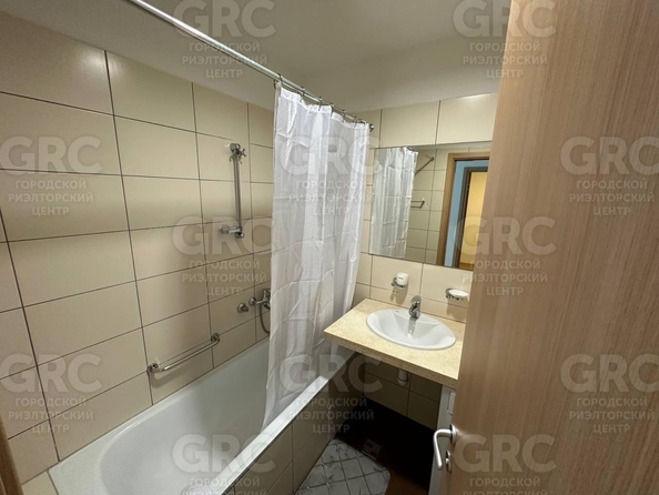 
  Продается 2-комн. квартира, 53 м², Орджоникидзе ул, д. 11/1
. Фото 7.