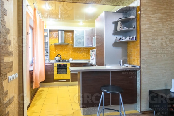 
  Продается 3-комн. квартира, 59.1 м², Конституции СССР ул, д. 38
. Фото 2.