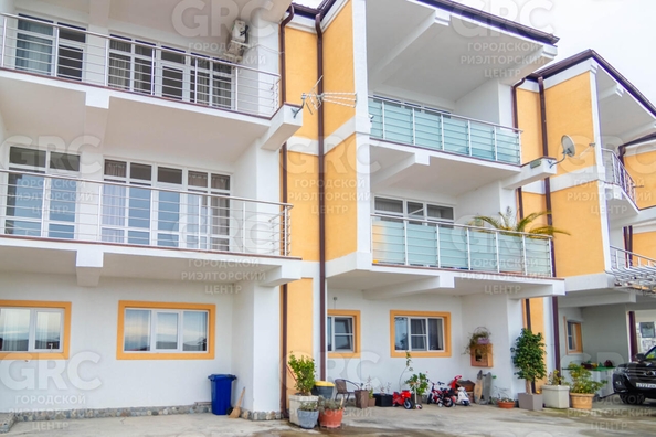 
  Продается 4-комн. квартира 200 м². Фото 1.