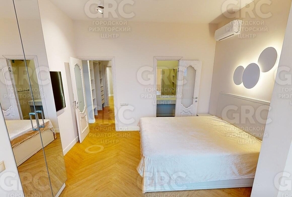 
  Продается 4-комн. квартира 156 м². Фото 1.