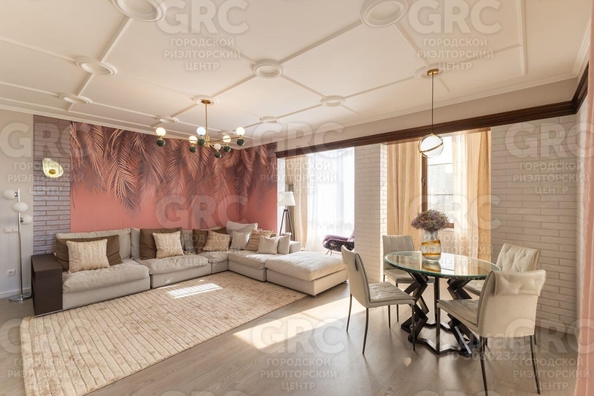 
  Продается 2-комн. квартира 102 м². Фото 1.
