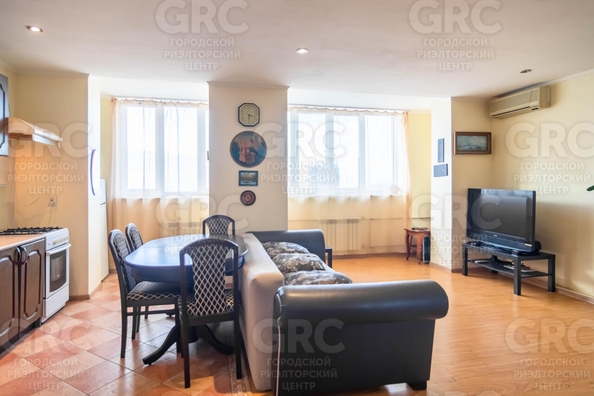 
  Продается 2-комн. квартира 64 м². Фото 1.