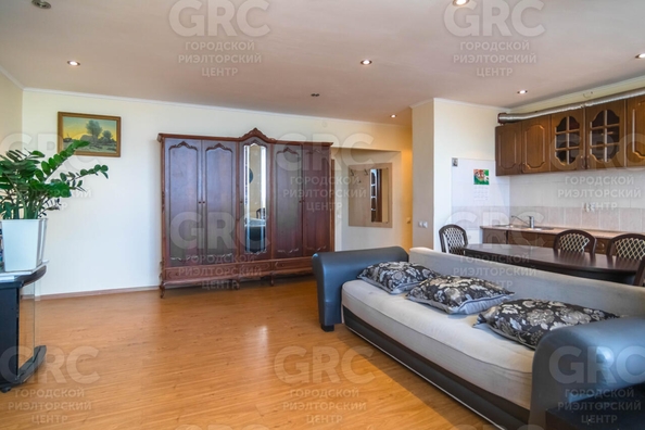
  Продается 2-комн. квартира 64 м². Фото 2.