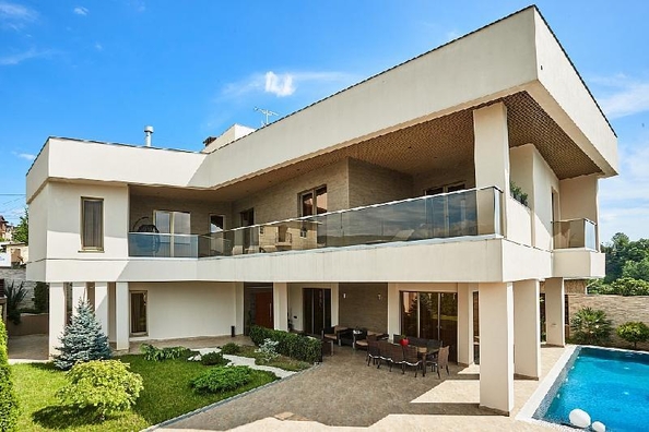 
  Продается дом 687 м². Фото 1.