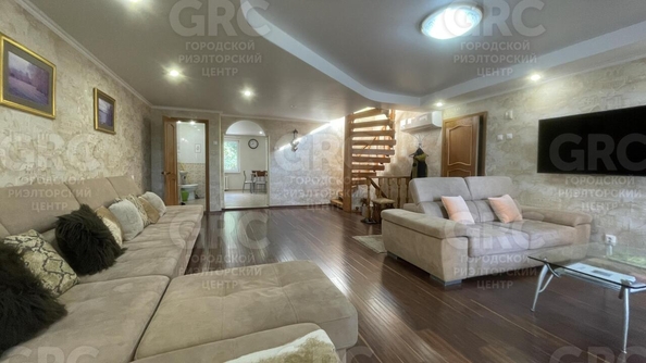 
  Продается 4-комн. квартира 281 м². Фото 1.