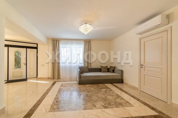 
  Продается дом 590 м². Фото 1.