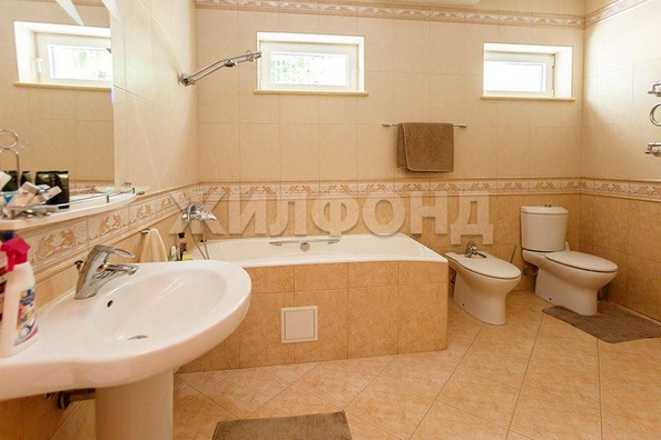 
  Продается дом 600 м². Фото 1.