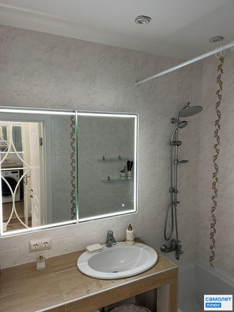 
  Продается 3-комн. квартира 70 м², в ЖК На Стахановской, литера 10. Фото 1.