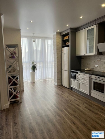 
  Продается 3-комн. квартира 70 м², в ЖК На Стахановской, литера 10. Фото 3.
