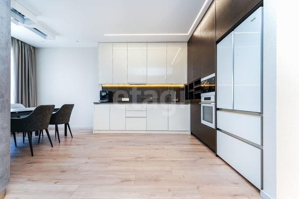 
  Продается 4-комн. квартира 148.3 м². Фото 2.