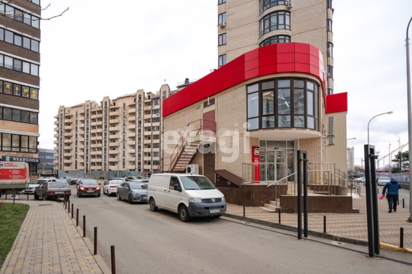 
  Продается универсальное помещение 198 м². Фото 1.