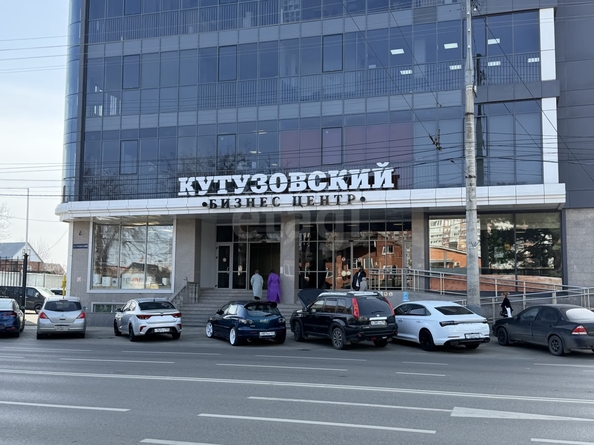 
  Сдается офис 172.3 м². Фото 1.
