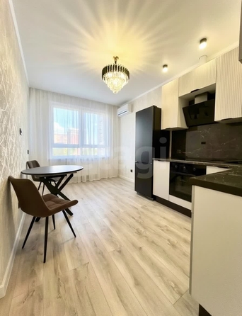 
  Продается 1-комн. квартира 38 м², в ЖК Самолет, литера 27. Фото 2.