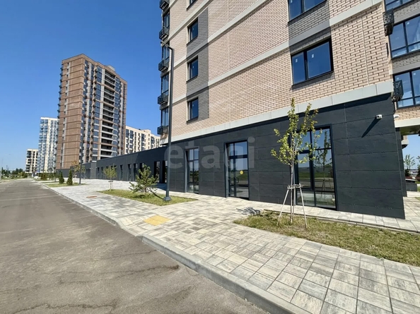 
  Продается универсальное помещение 58.4 м², в ЖК Теплые края, литер 6. Фото 1.