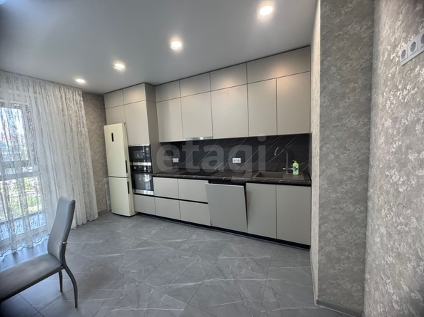 
  Сдается 2-комн. квартира 66.8 м². Фото 1.